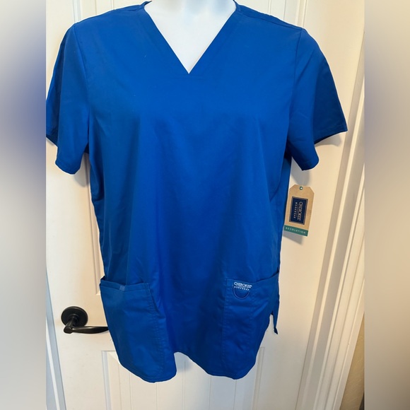 NWT V-Neck Scrubs for Workwear Revolution, Soft Stretch, Easy Care, Blue, Large - Picture 5 of 10